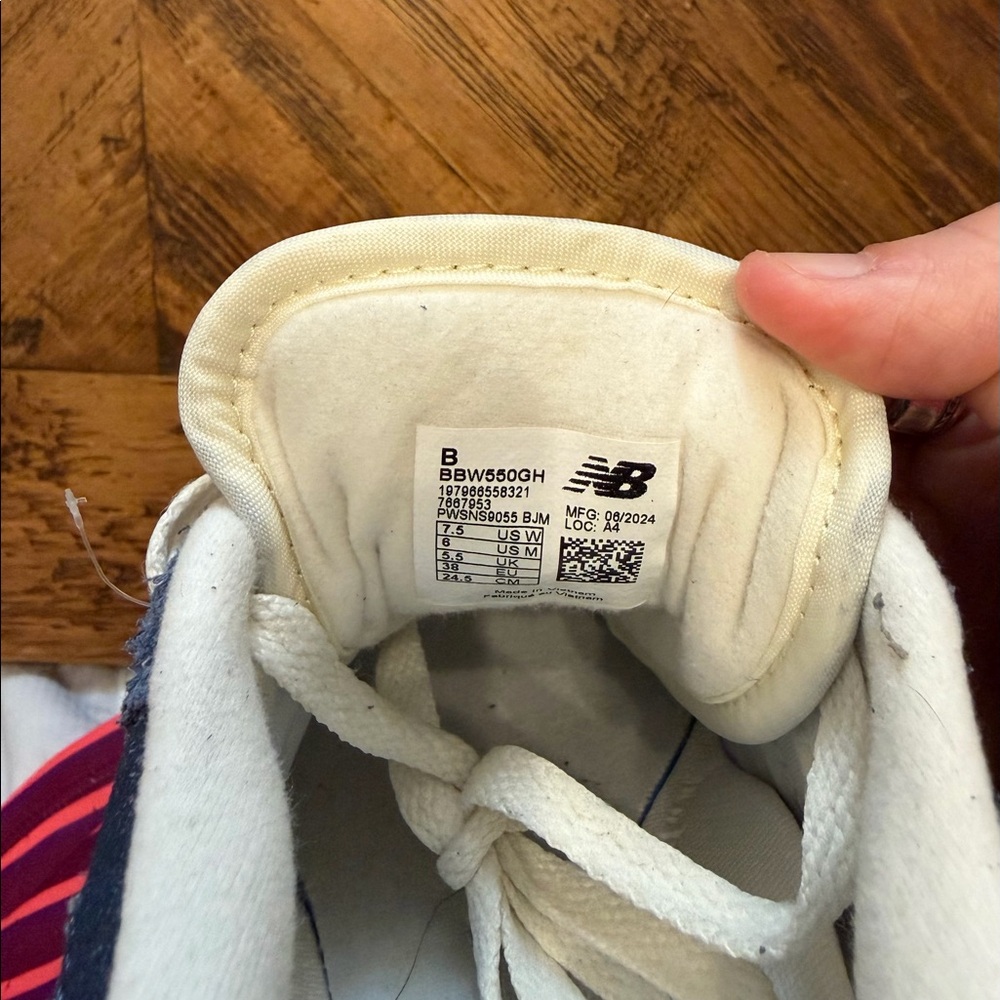 New Balance 550 Sneakers - Picture 4 of 6